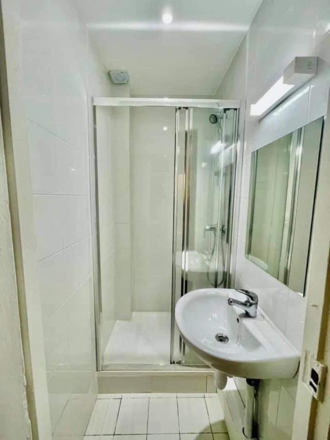 Room Private Next To Train B 100Meter, Easy Go To Centre Ville, Not Whole Appartement Cachan Ngoại thất bức ảnh